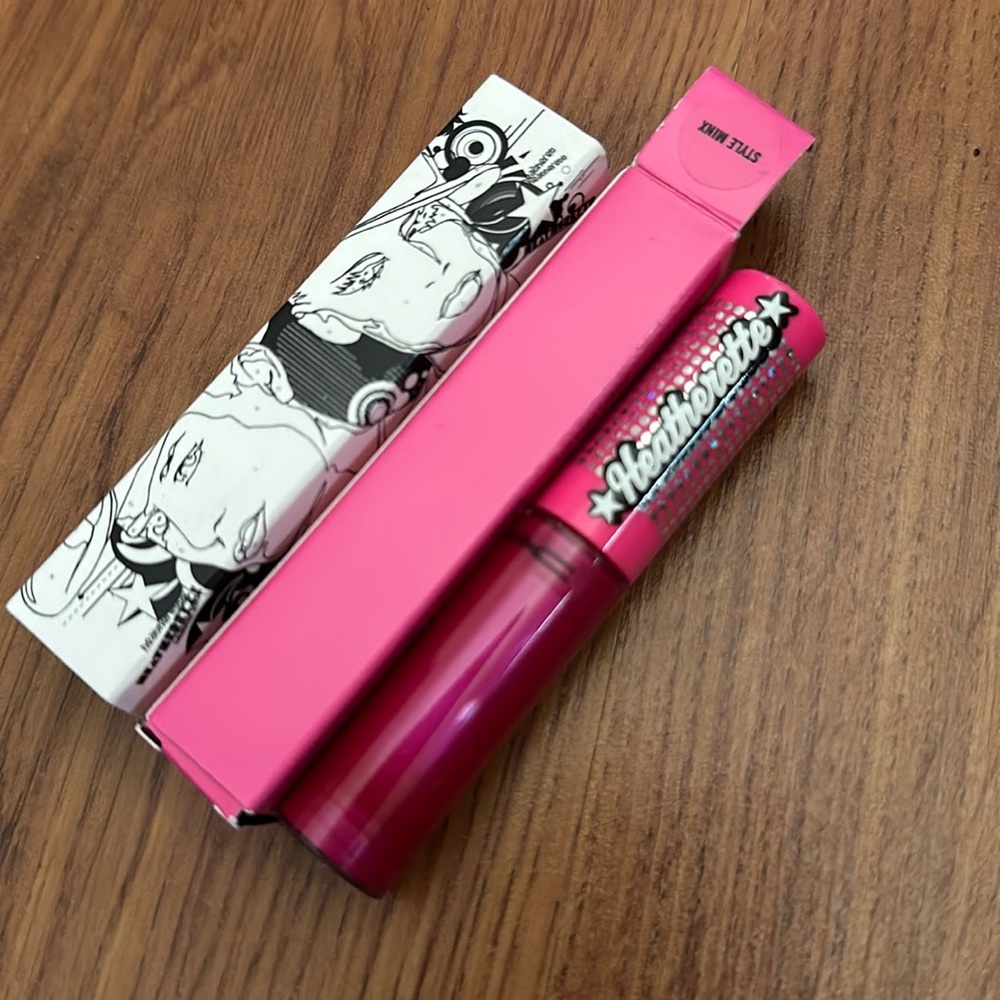 Collector’s item!  MAC x Heatherette lipgloss Style Minx!
